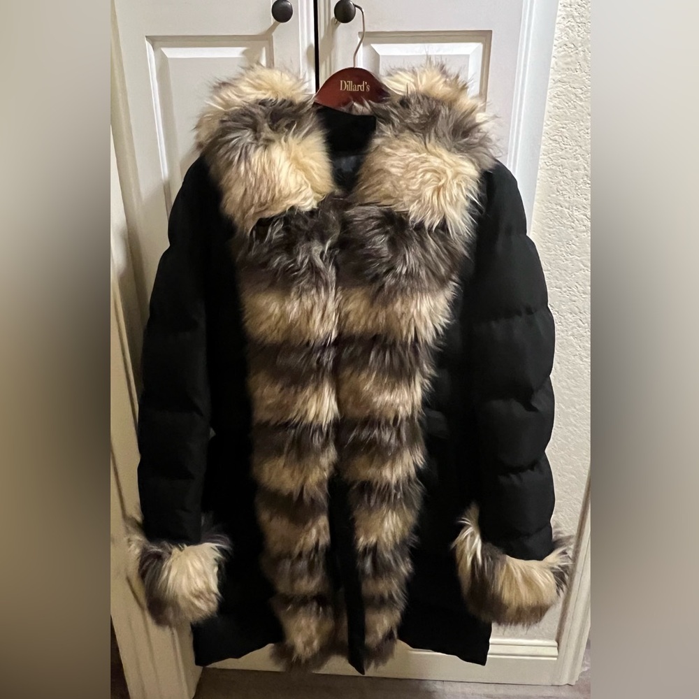 Heavy warm and beautiful coat 🧥